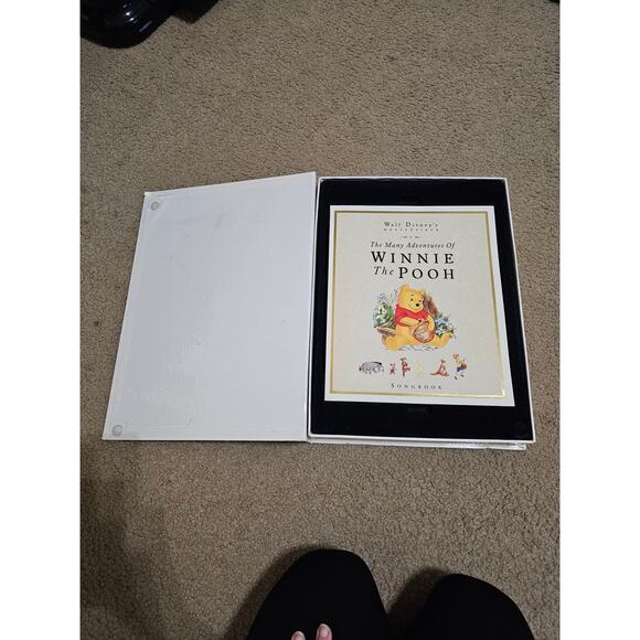 Walt Disney's The Many Adventures of Winnie the Pooh Exclusive Deluxe Video - Picture 4 of 15